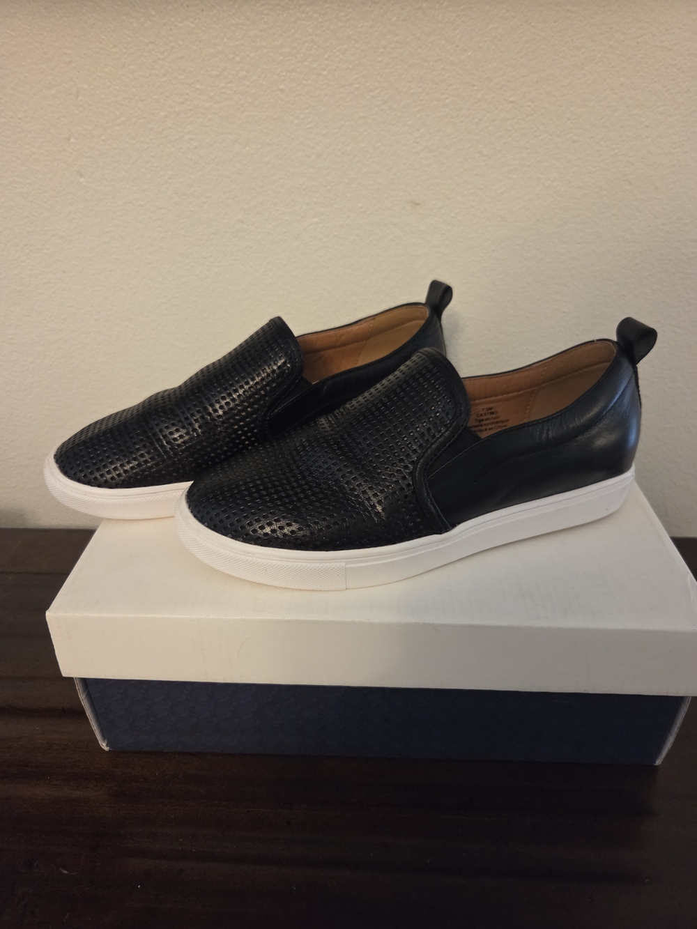 Caslon@ Eden Perforated Slip-On Sneaker,  Women's Size 7.5